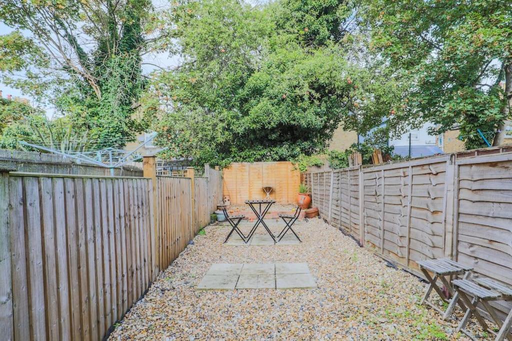 2 Bed Garden Flat Leyton Village London Eksteriør bilde